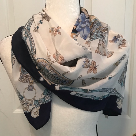 Reine Seide Accessories - S O L D 100% ITALIAN SILK SCARF WRAP BEAUTIFUL COLORS